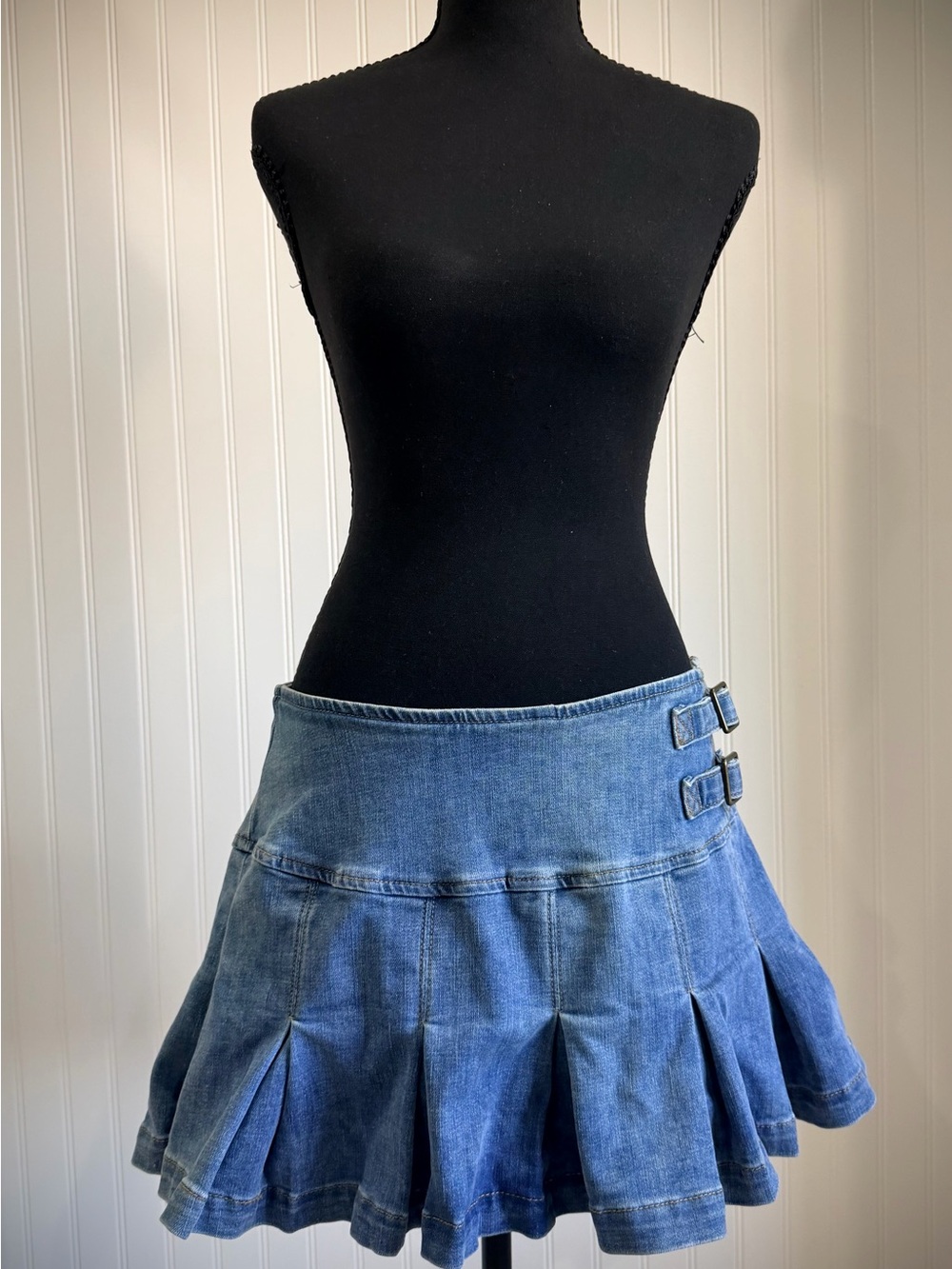 Denim Pleated Mini Skirt with Buckle Detail - Blue